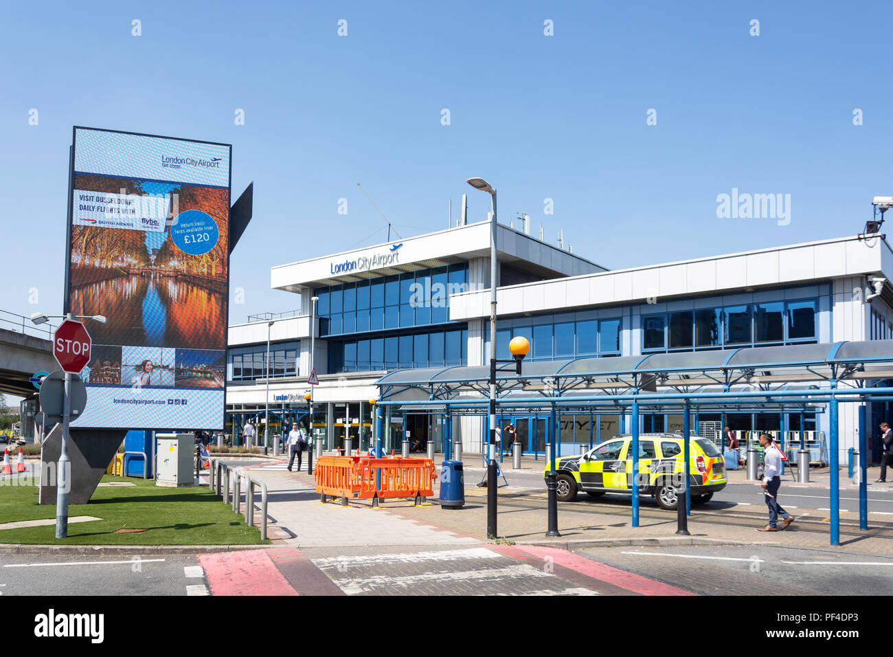 Ingresso principale, London City Airport, Silvertown, London Borough of Newham, Greater London, England, Regno Unito Foto Stock