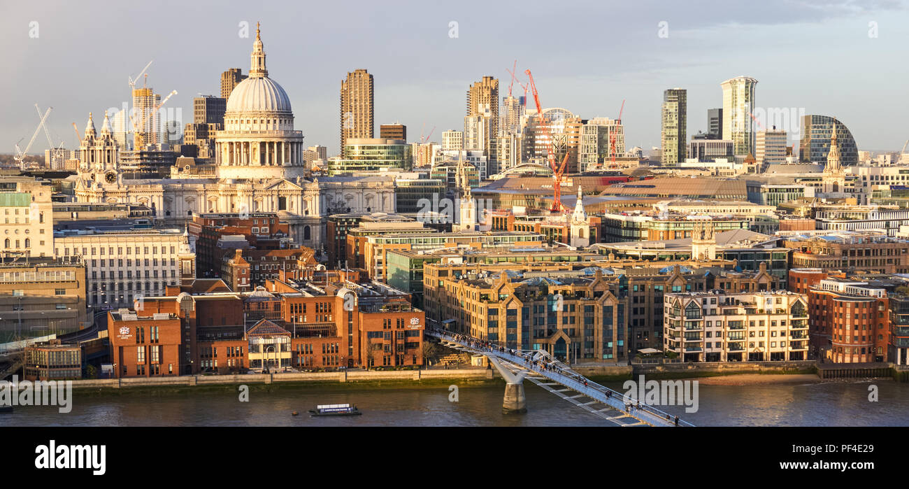 St Paul's Cathedral a Londra, Inghilterra, Regno Unito Foto Stock