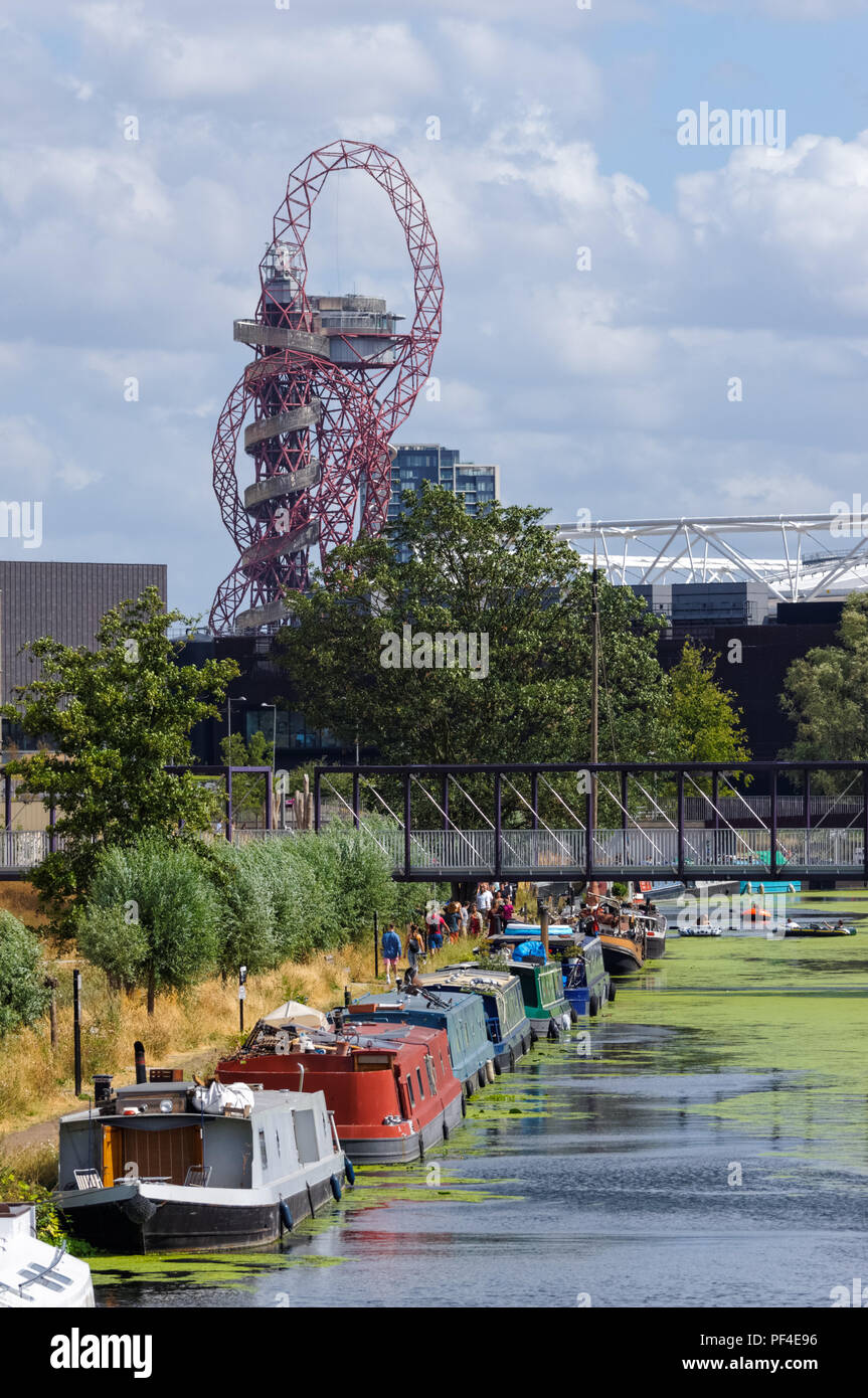 Fiume Lea Navigation Canal, Hackney, Londra England Regno Unito Regno Unito Foto Stock Fiume Lea Navigation Canal, Hackney, Londra England Regno Unito Regno Unito Foto Stock