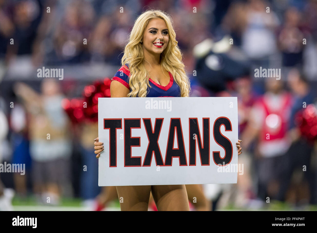 Houston, Stati Uniti d'America. Il 18 agosto 2018. A Houston Texans Cheerleader prima di un preseason NFL partita di calcio tra la Houston Texans e San Francisco 49ers a NRG Stadium di Houston, TX. Houston ha vinto il gioco 16 a 13. Trask Smith/CSM Foto Stock