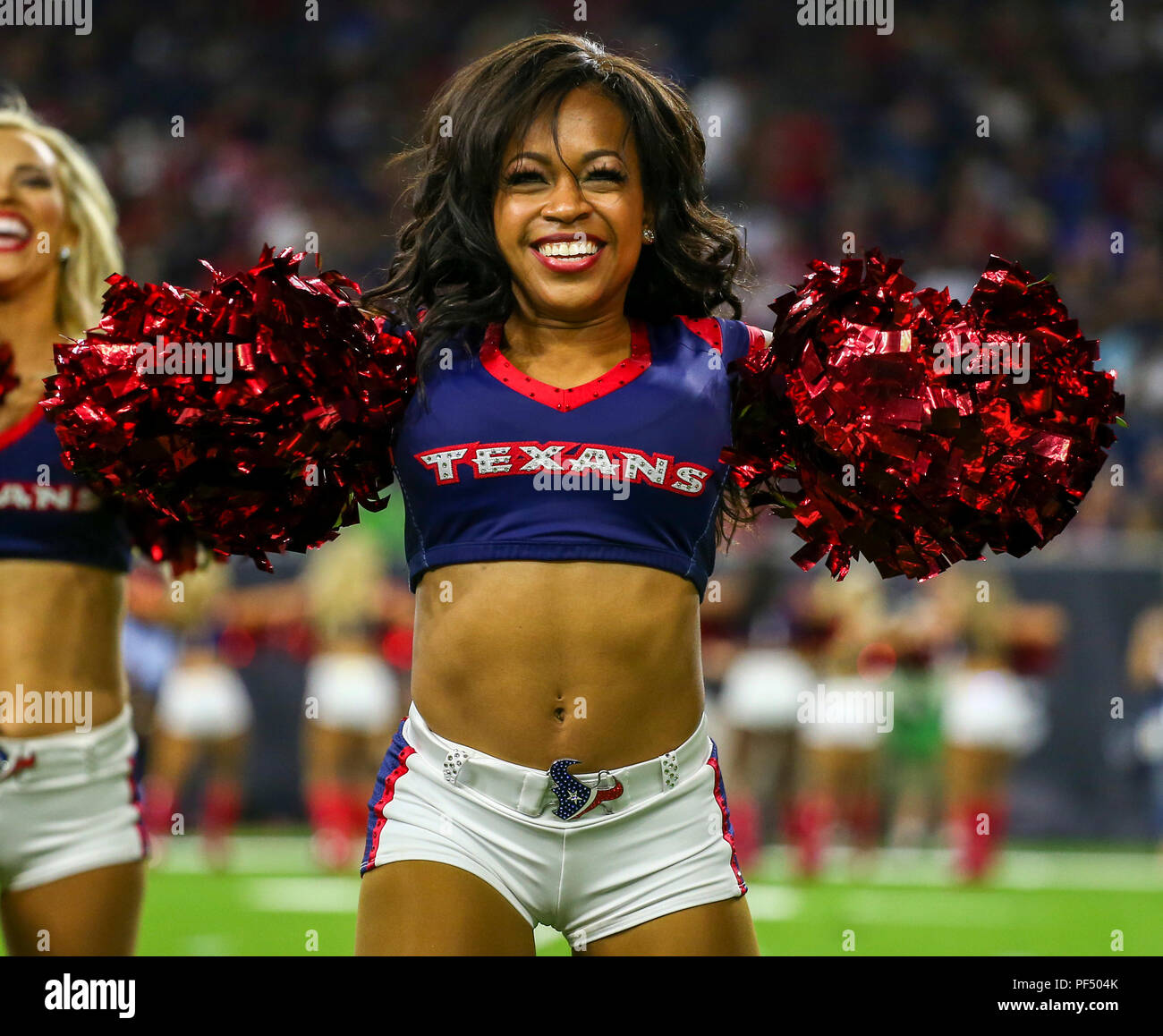 18 agosto 2018: a Houston Texans cheerleader durante la preseason NFL partita di calcio tra la Houston Texans e San Francisco 49ers a NRG Stadium di Houston, TX. John Glaser/CSM Foto Stock