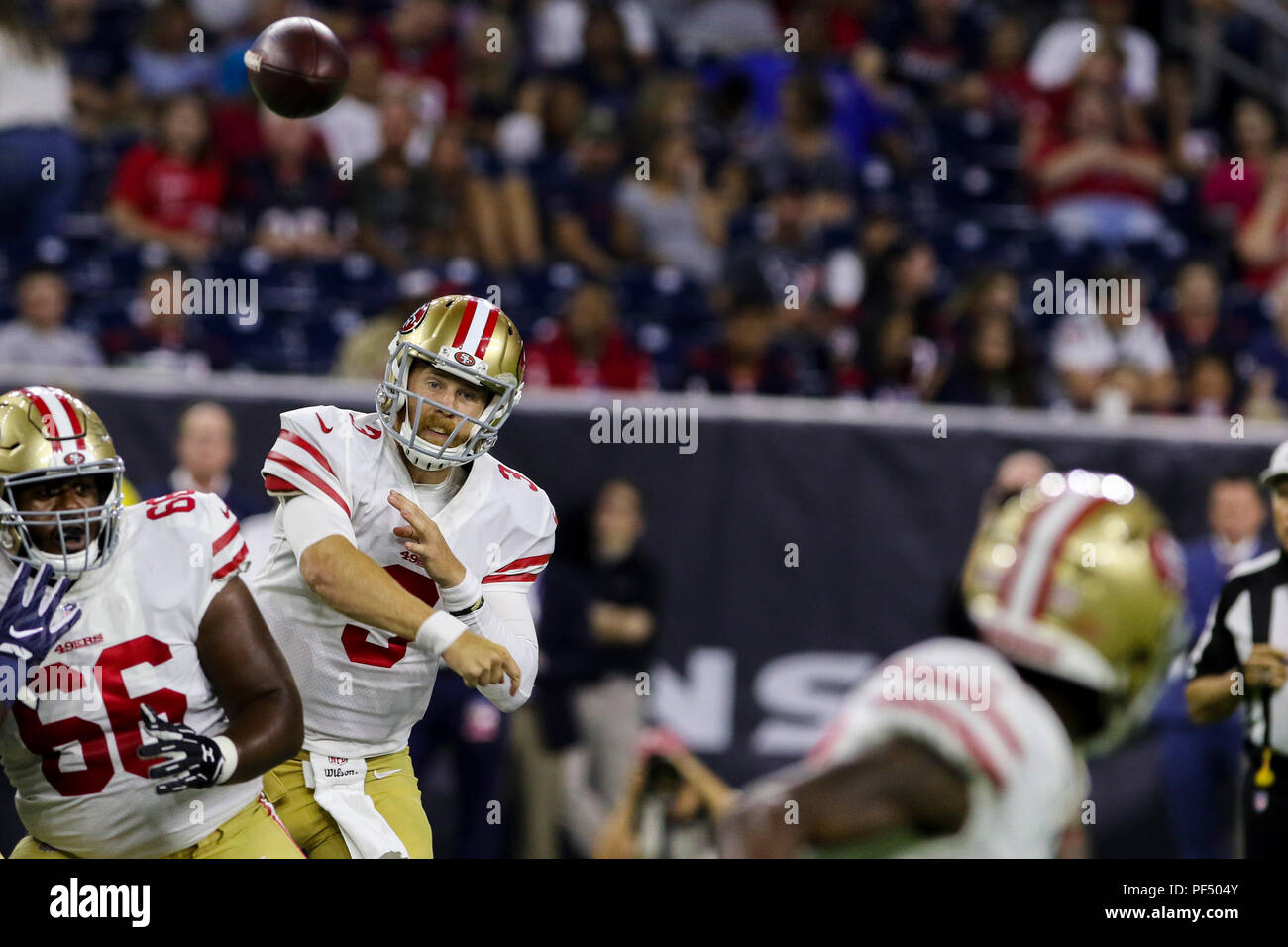 Agosto 18, 2018: Houston Texans quarterback Brandon Weeden (3) durante la preseason NFL partita di calcio tra la Houston Texans e San Francisco 49ers a NRG Stadium di Houston, TX. John Glaser/CSM Foto Stock