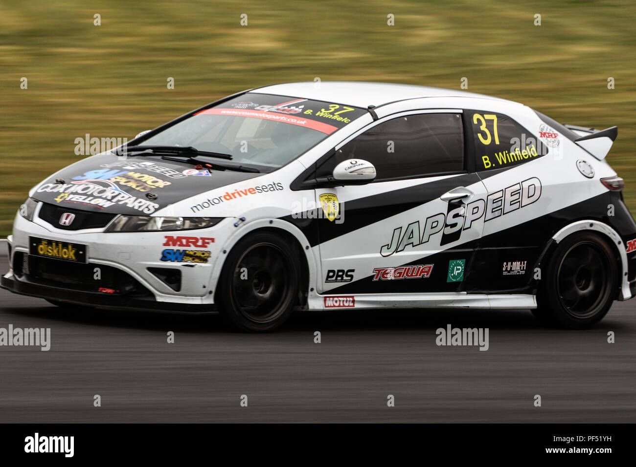 Cox parti motore gara a Castle Combe il circuito Foto Stock