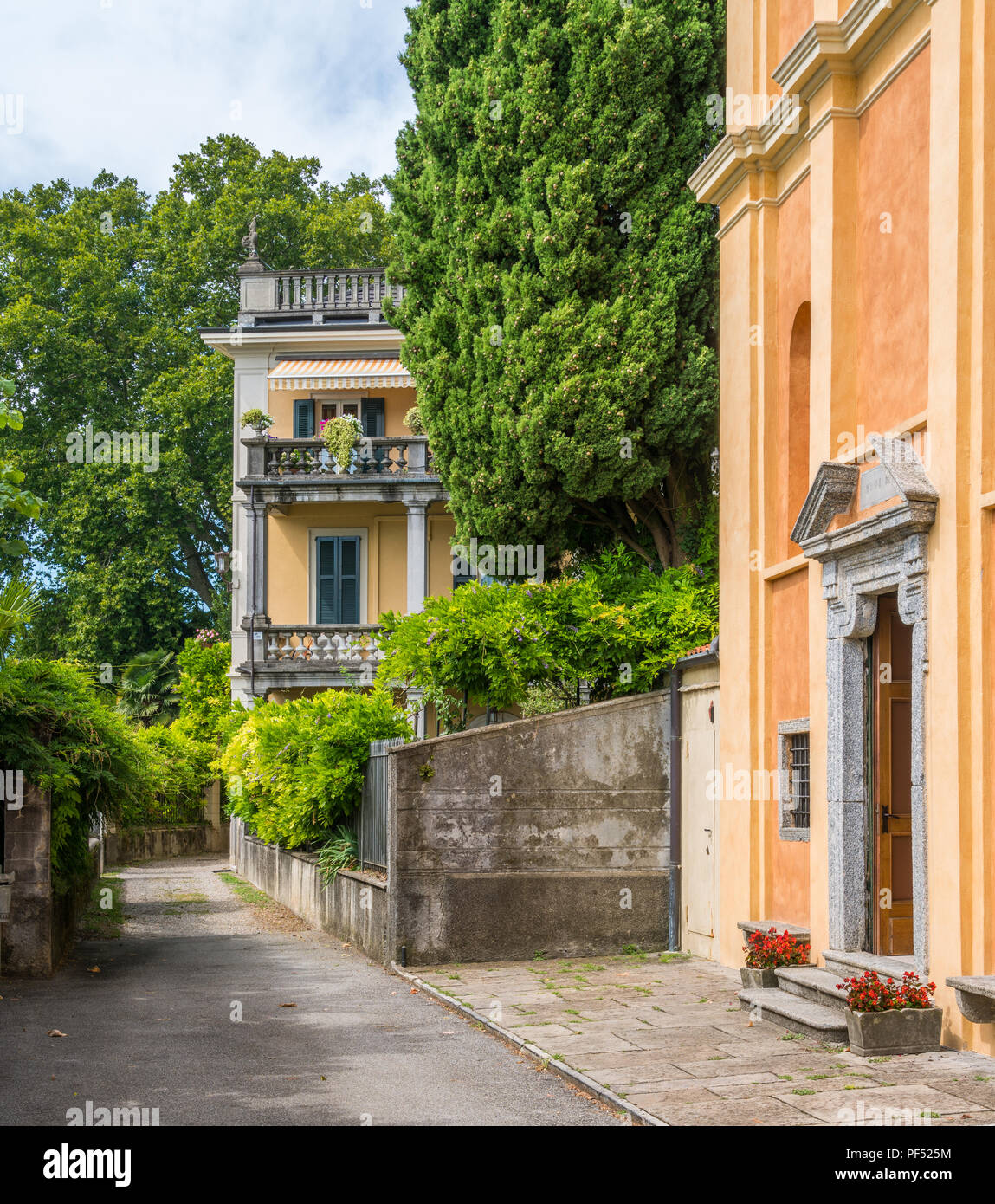 Vista panoramica a Lenno, bellissimo borgo affacciato sul lago di Como, Lombardia, Italia. Foto Stock