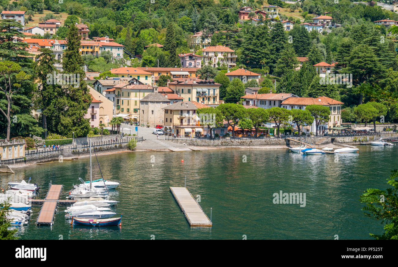 Vista panoramica a Lenno, bellissimo borgo affacciato sul lago di Como, Lombardia, Italia. Foto Stock