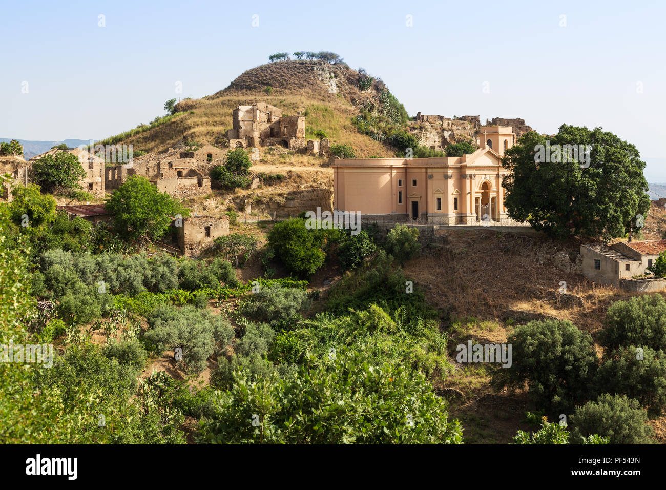 Le rovine di Brancaleone Superiore, Calabria, Italia Foto Stock