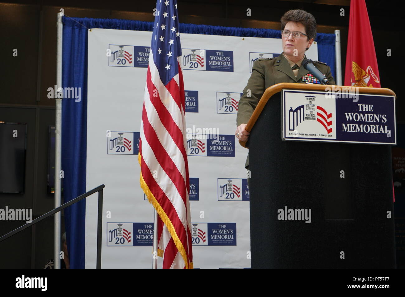 Loretta E. Reynolds è un tenente generale del corpo dei Marines degli Stati Uniti che ha servito come vice comandante per l'informazione. Il 12 agosto 2018, ha pronunciato osservazioni all'apertura della mostra "Women Marines – orgogliosamente serving 1918-2018" presso il Women in Military Service for America Memorial ad Arlington, Virginia. L'immagine d'archivio documenta il centenario dell'evento espositivo. Foto Stock