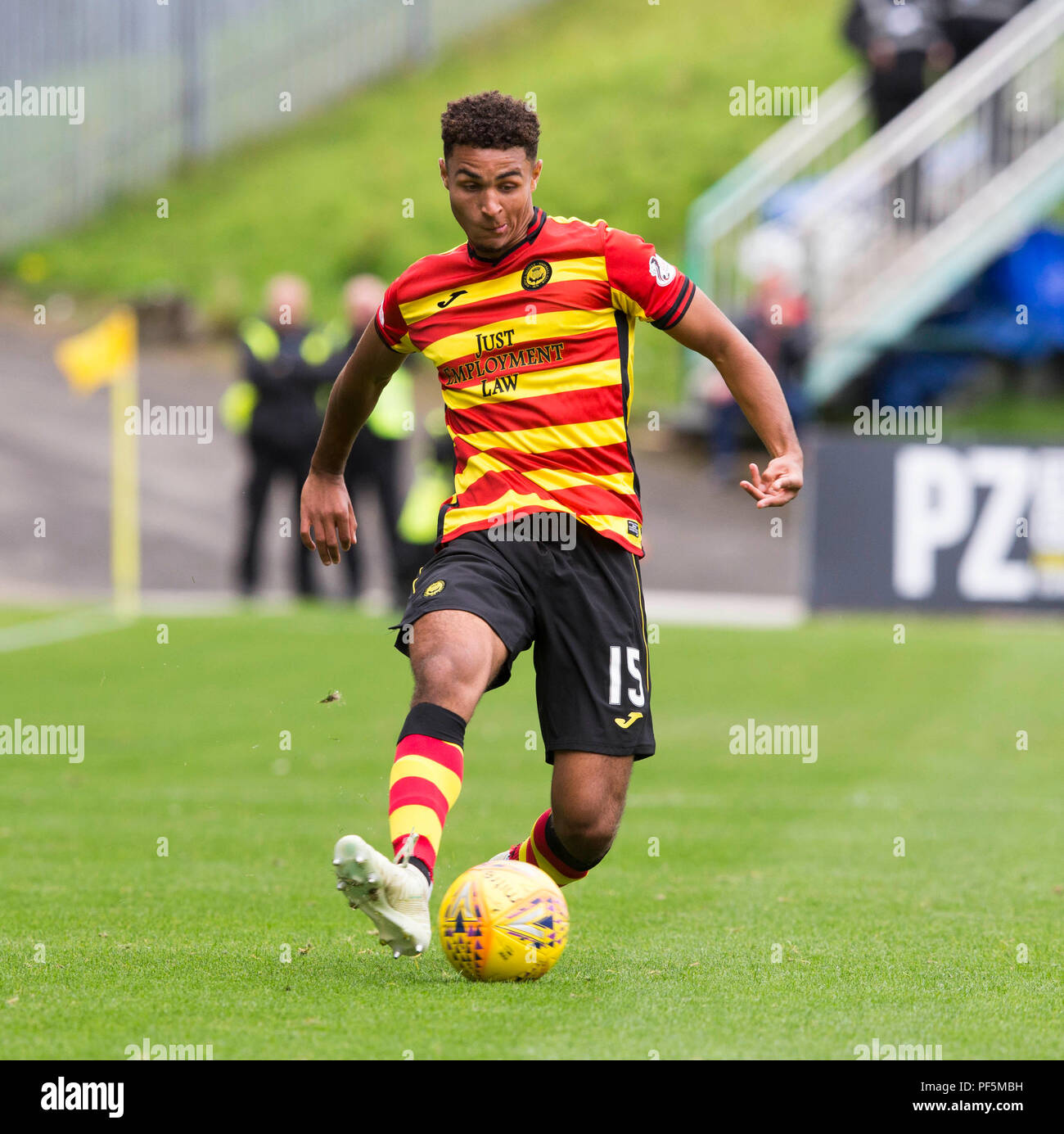 Partick Thistle Max Melbourne durante la Coppa Betfed Secondo Round corrisponde al controllo di energia in corrispondenza dello stadio Firhill, Glasgow. Foto Stock