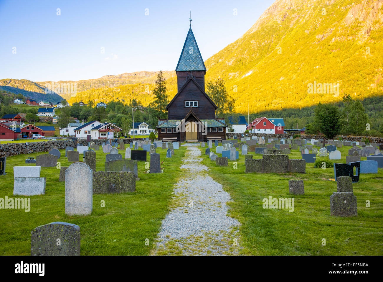 Roldal, Norvegia - 27.06.2018: di legno Roldal doga chiesa o Roldal stavkyrkje, Norvegia Foto Stock