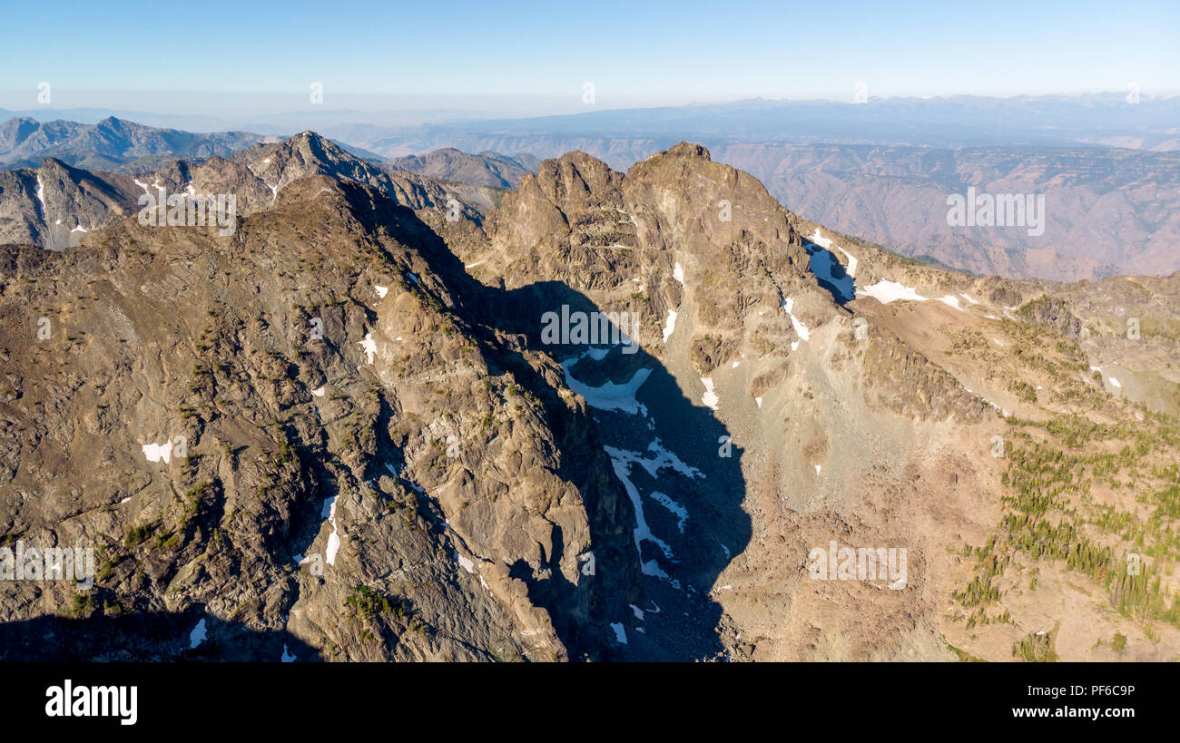 Vista aerea del sette demoni mountain range con Hells Canyon in background Foto Stock