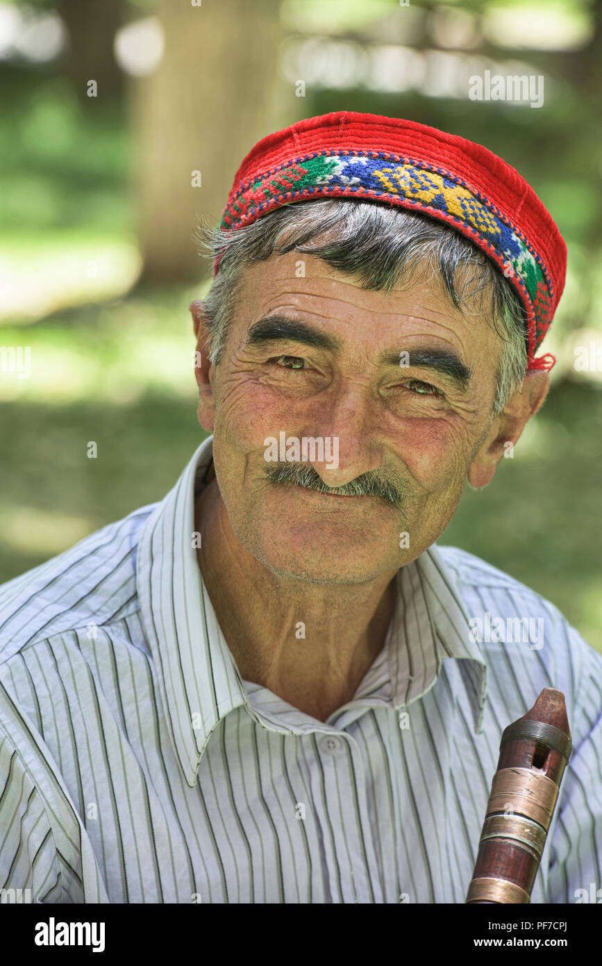 Musicista Pamiri presso il "Tetto del Mondo" festival di Khorog, Tagikistan Foto Stock