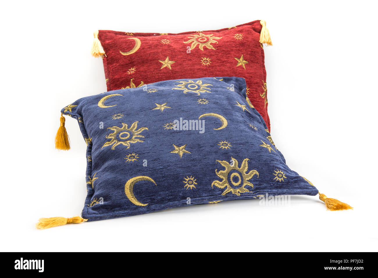 Decorativi cuscini orientali su sfondo bianco Foto Stock