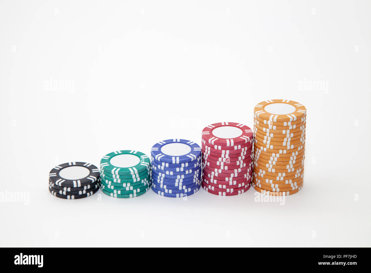 Impilati a cinque colori chip casino Foto Stock