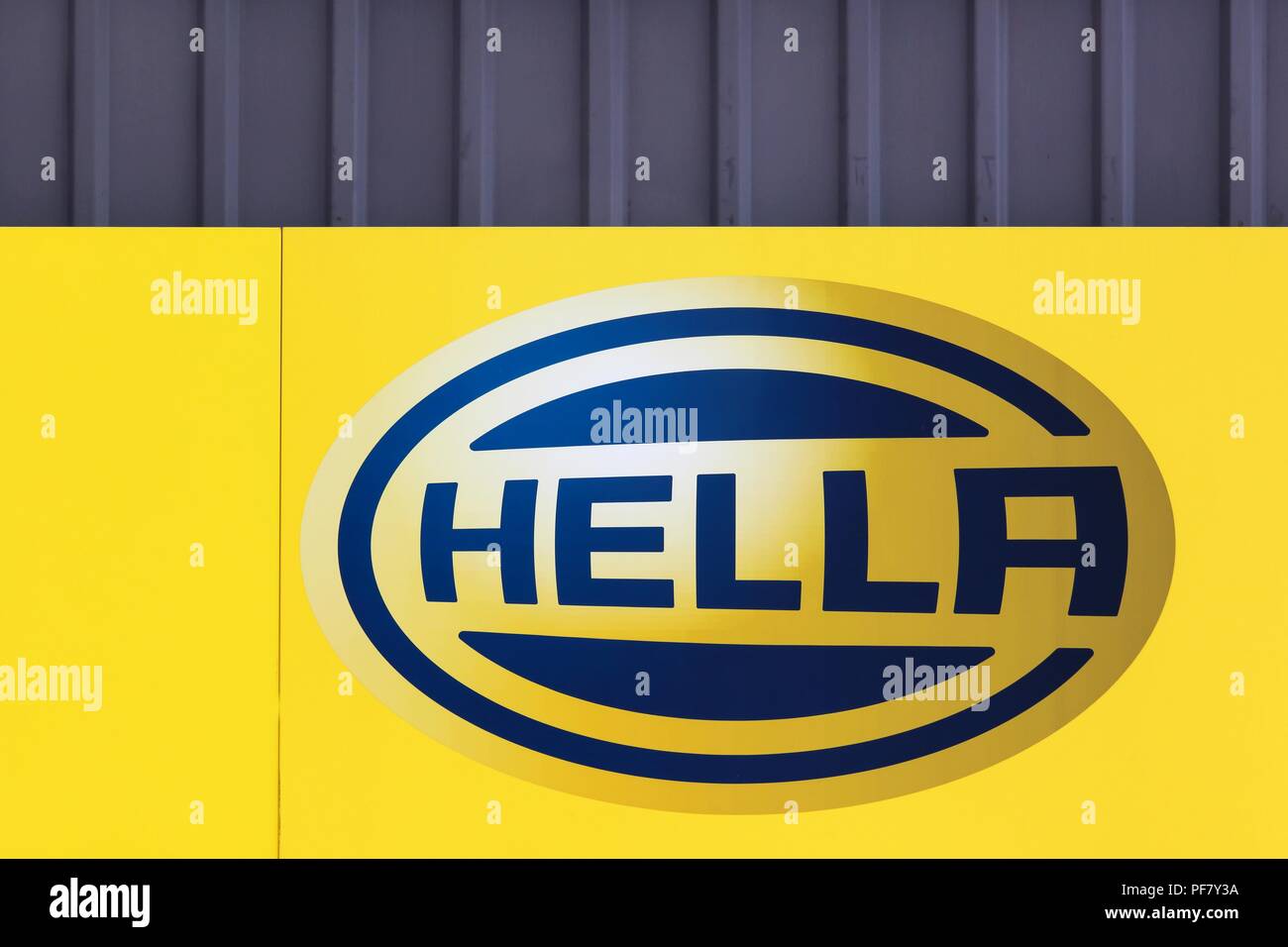 Tilst, Danimarca - 10 Maggio 2018: Hella logo su una parete. Hella è operativa a livello internazionale automobilistica tedesca parte fornitore Foto Stock