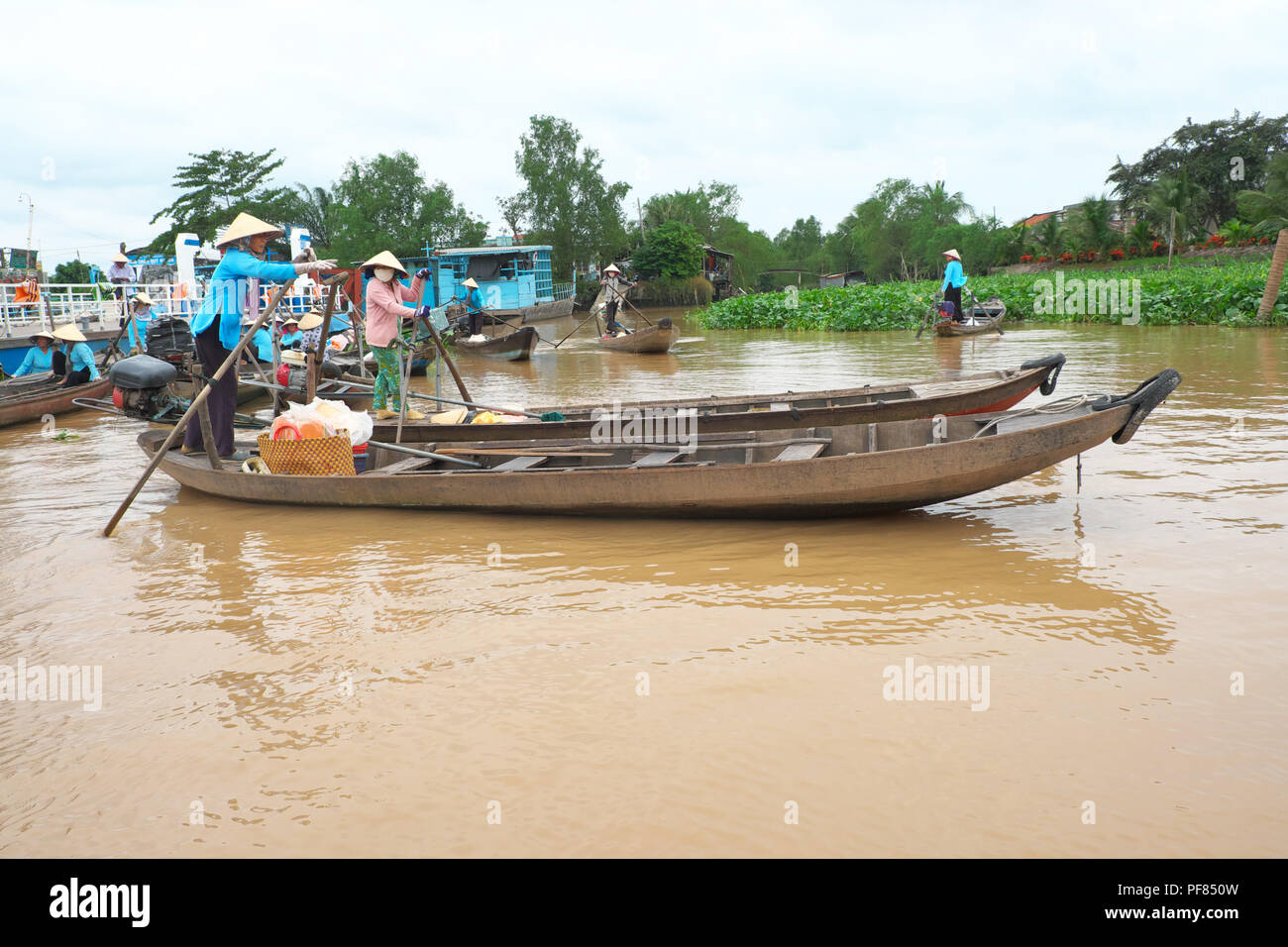 Delta del Mekong regione locale Vietnam sampan barche sul fiume Mekong in Viet Nam Foto Stock