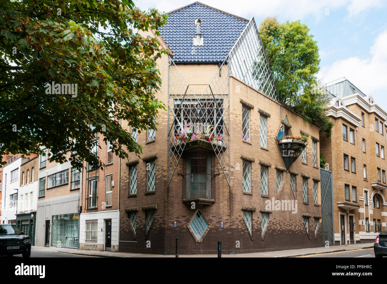 Il Grade ii Listed post-moderna casa a 44 Britton Street è stato originariamente progettato per Janet Street Porter da Piers Gough nel 1986. Foto Stock