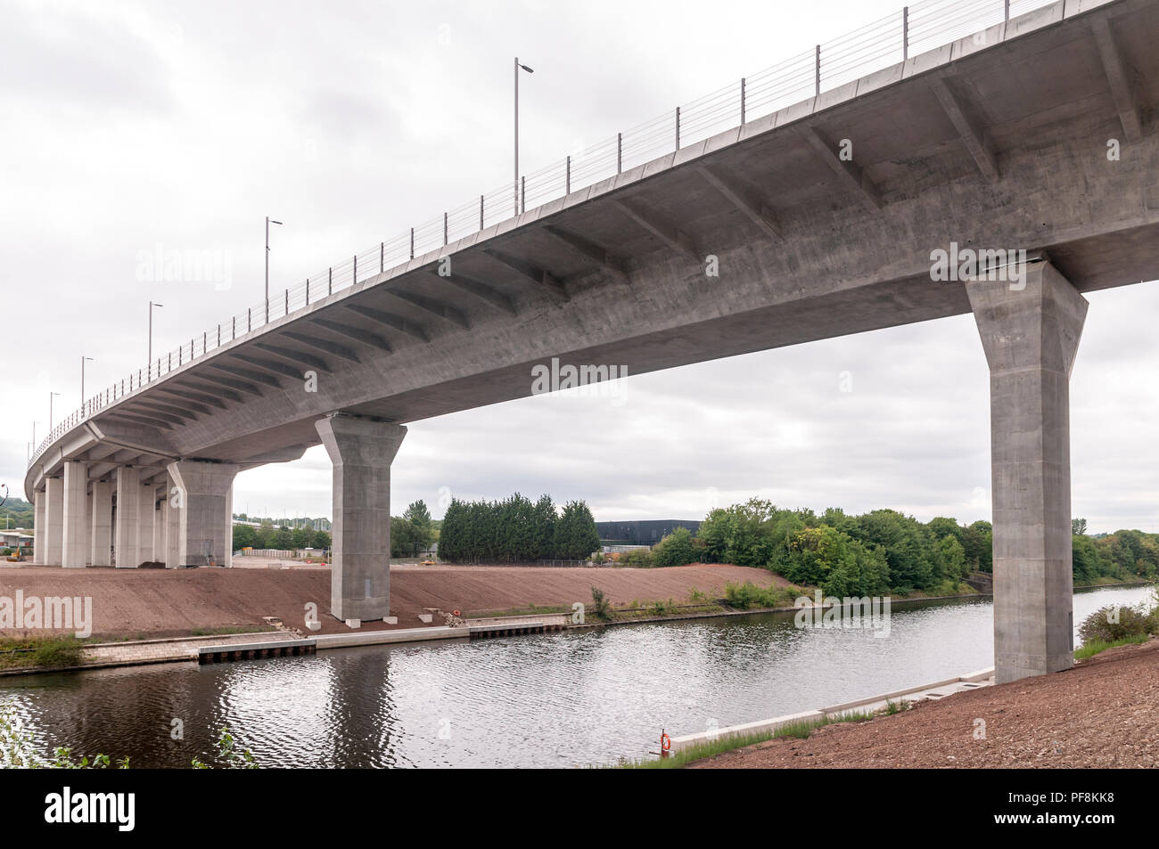 Ponte Gateway su Manchestership sul canale e sul fiume Mersey. Foto Stock