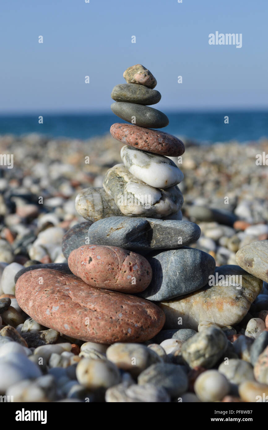 Colori del mare ciottoli - Bella round pietre sulla spiaggia Foto Stock