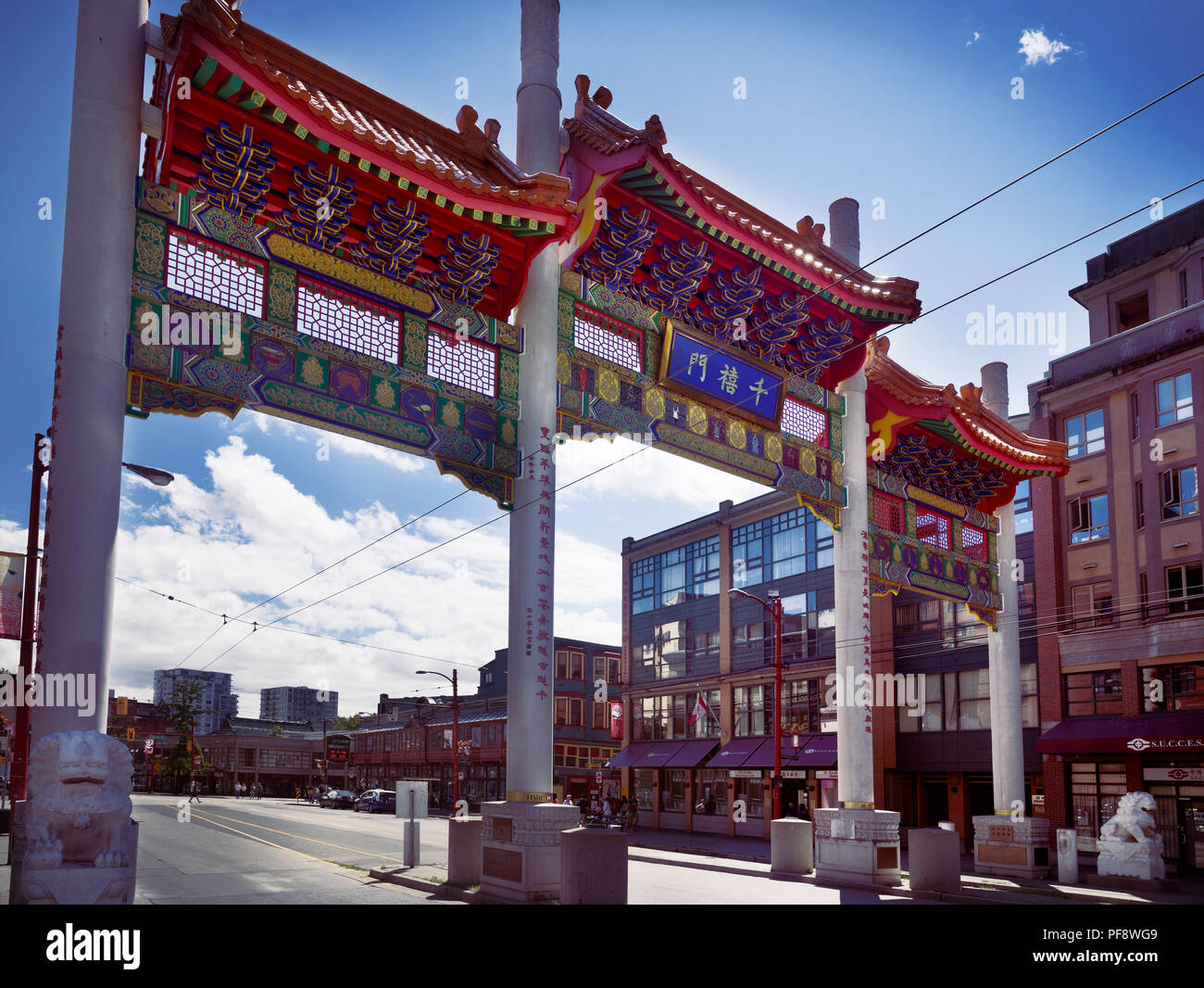 Chinatown Millennium Gate on Pender Street a Vancouver, British Columbia, Canada 2018 Foto Stock