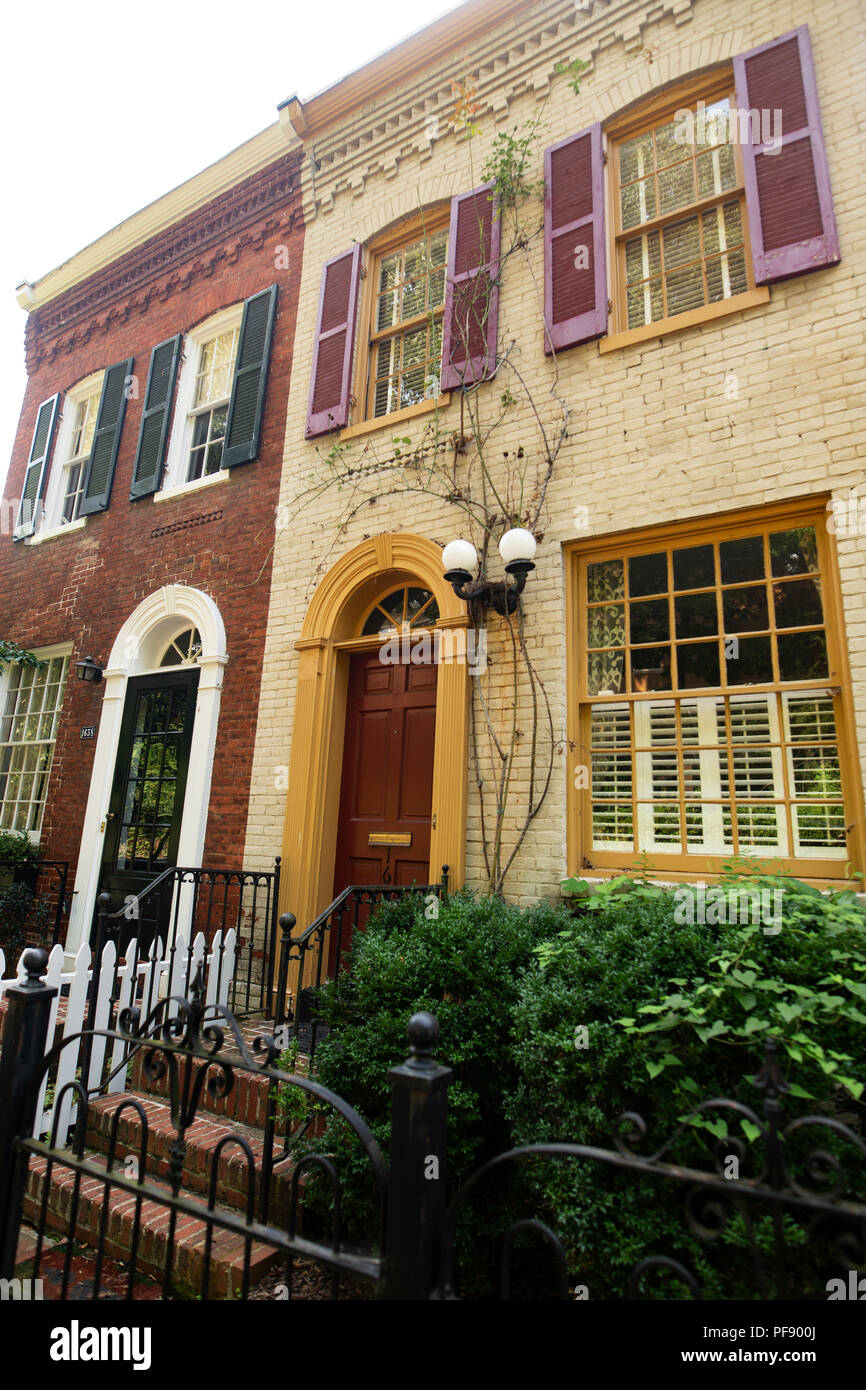 Case a schiera nel quartiere di Georgetown, a Washington, DC. Foto Stock