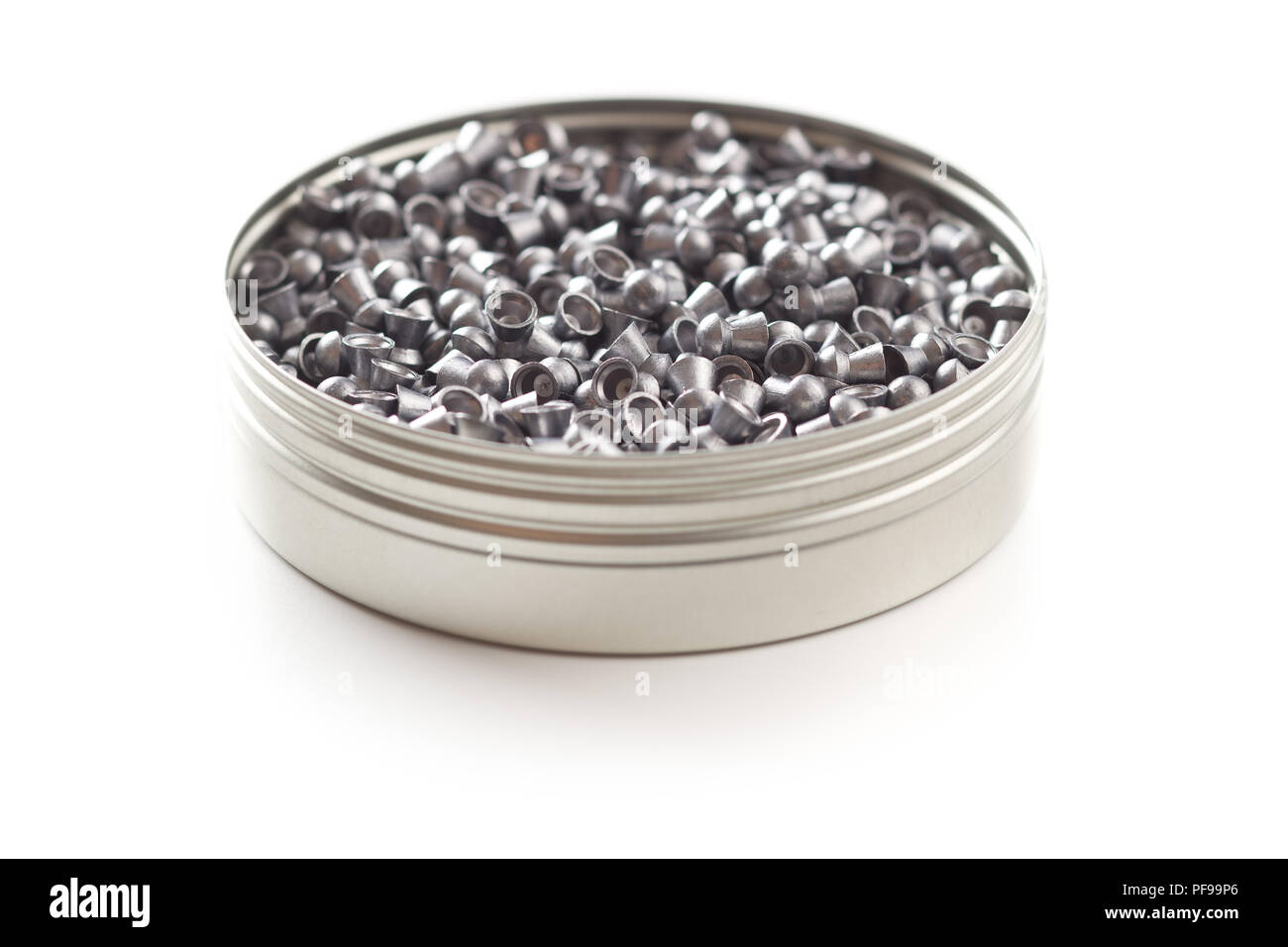 Portare airgun pellets isolati su sfondo bianco. Foto Stock