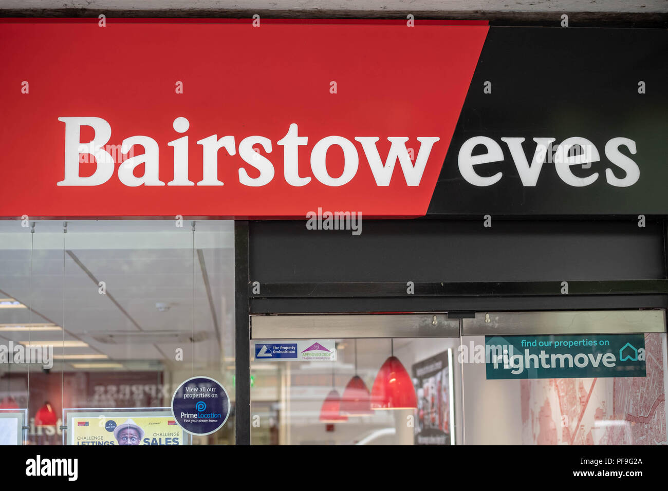 Bairstow vigilie (parte dell'Countrywide plc gruppo) agenti immobiliari shop di segnaletica in Brentwood Essex Foto Stock