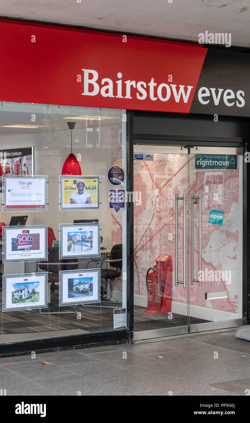 Bairstow vigilie (parte dell'Countrywide plc gruppo) agenti immobiliari shop di segnaletica in Brentwood Essex Foto Stock