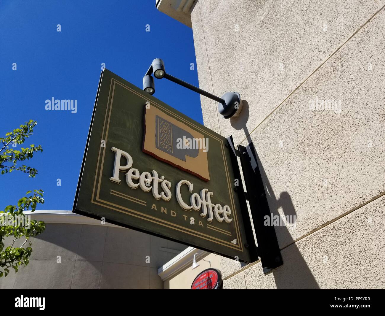 Close-up di firmare per la regionale di catena di coffee shop Peet's Coffee in San Ramon, California, il 5 luglio 2018. () Foto Stock