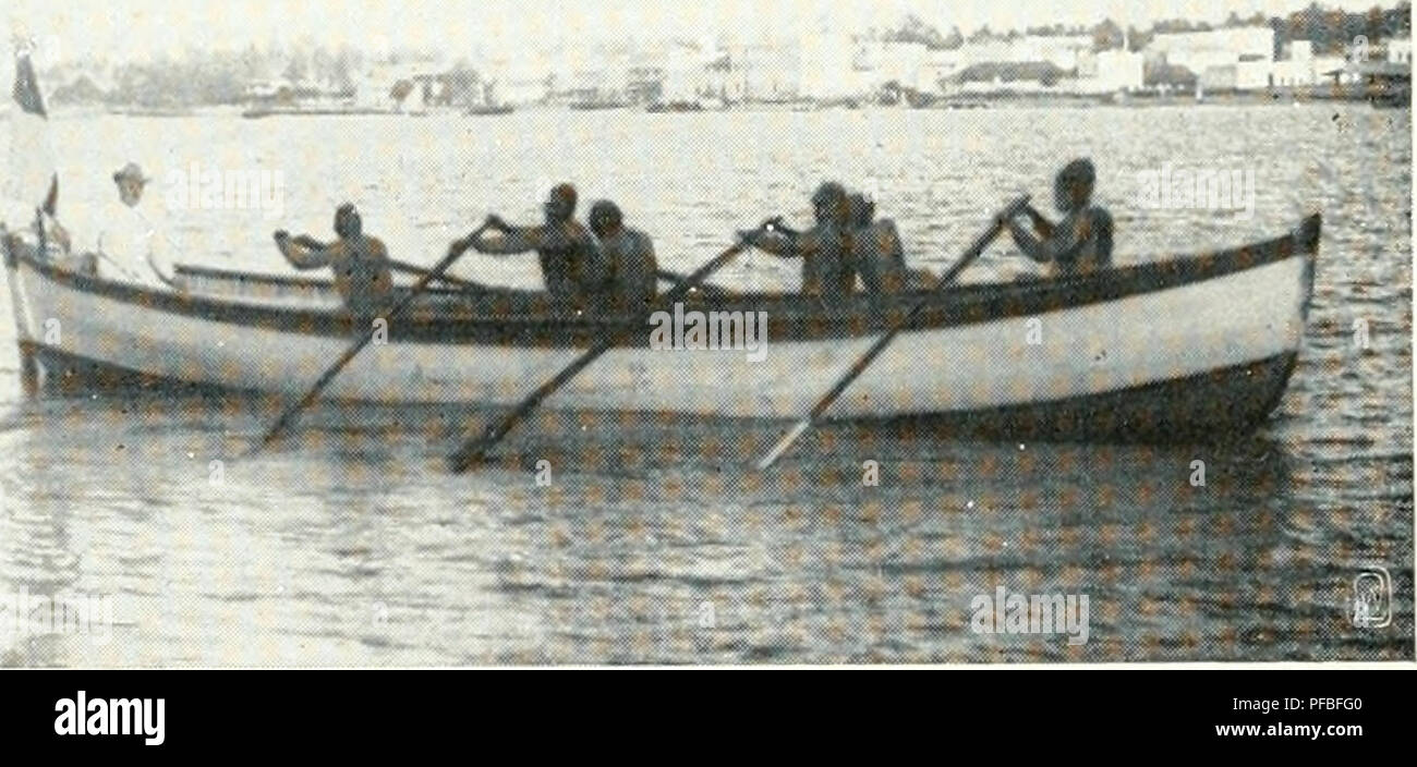 Questo testo esplora il significato culturale e l'impatto sociale del fenomeno Elelescho nel contesto delle tradizioni e delle pratiche africane. Foto Stock