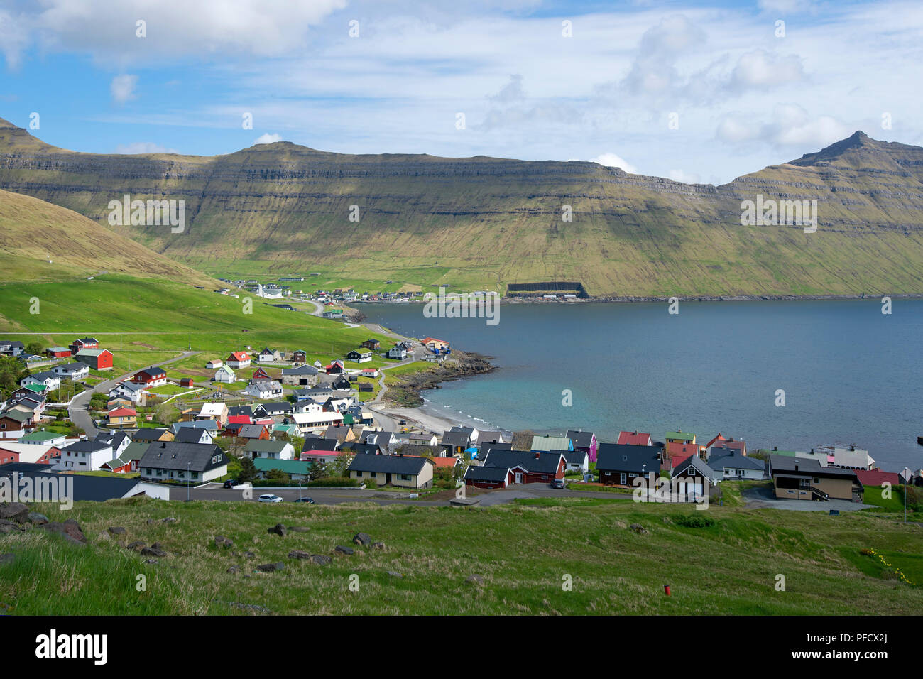 Panorama sul villaggio Syrugta, islads Faerøer, Danimarca Foto Stock