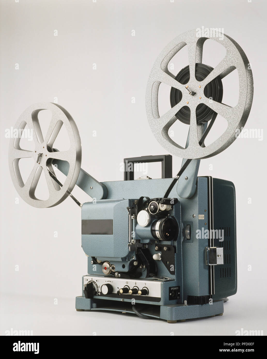 Film projectors immagini e fotografie stock ad alta risoluzione - Alamy