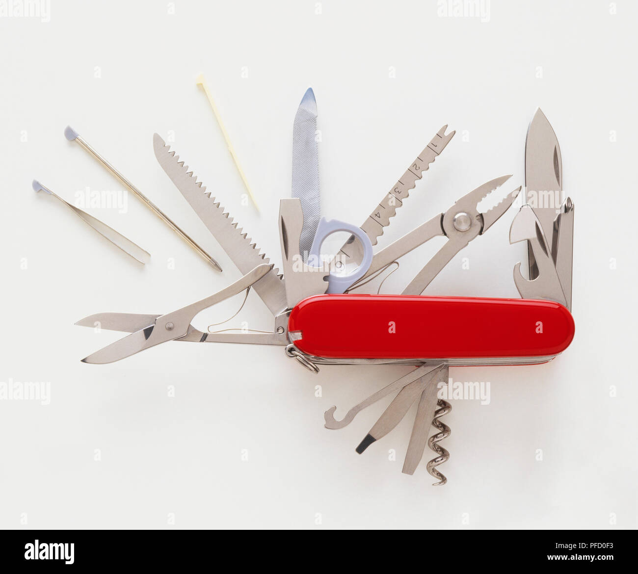 Il coltinello svizzero e lame di forbici fuori Foto Stock