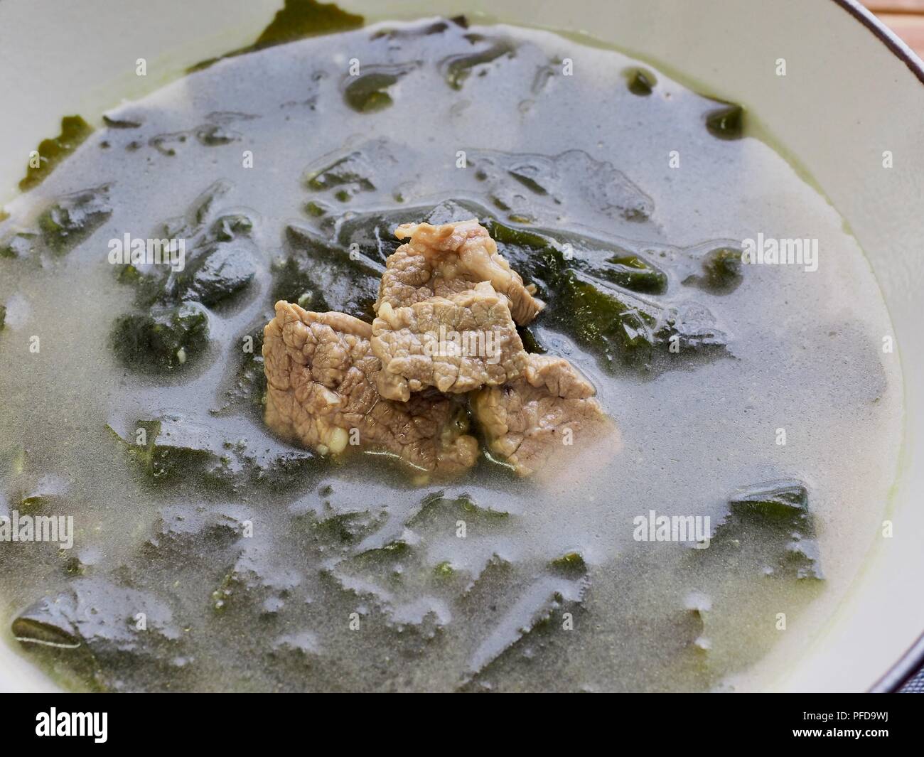 Cibo coreano di manzo zuppa di alghe marine Foto Stock