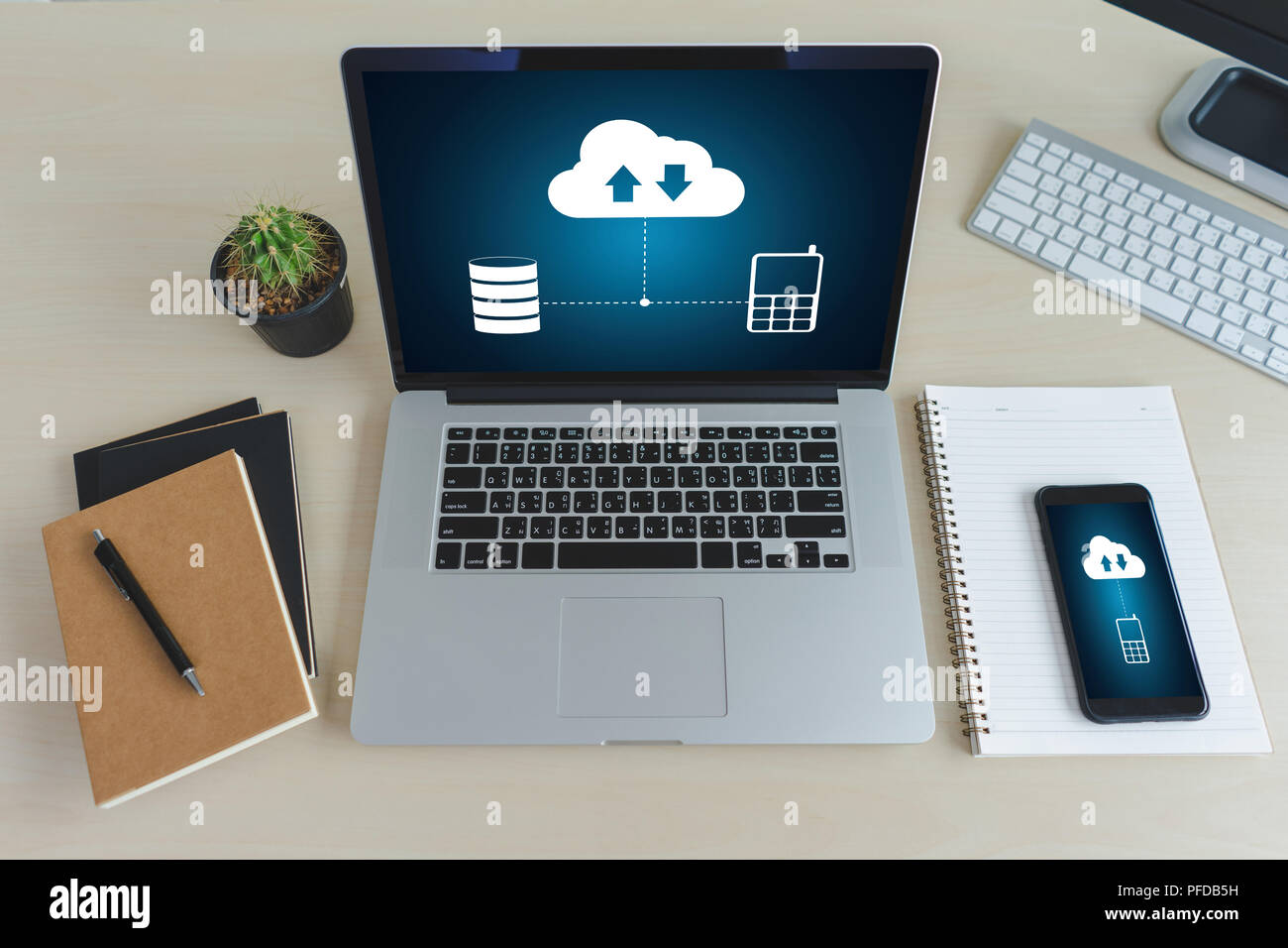 LIVE STREAMING Backup Download digitale di elaborazione un trasferimento dei dati , il download di streaming Foto Stock