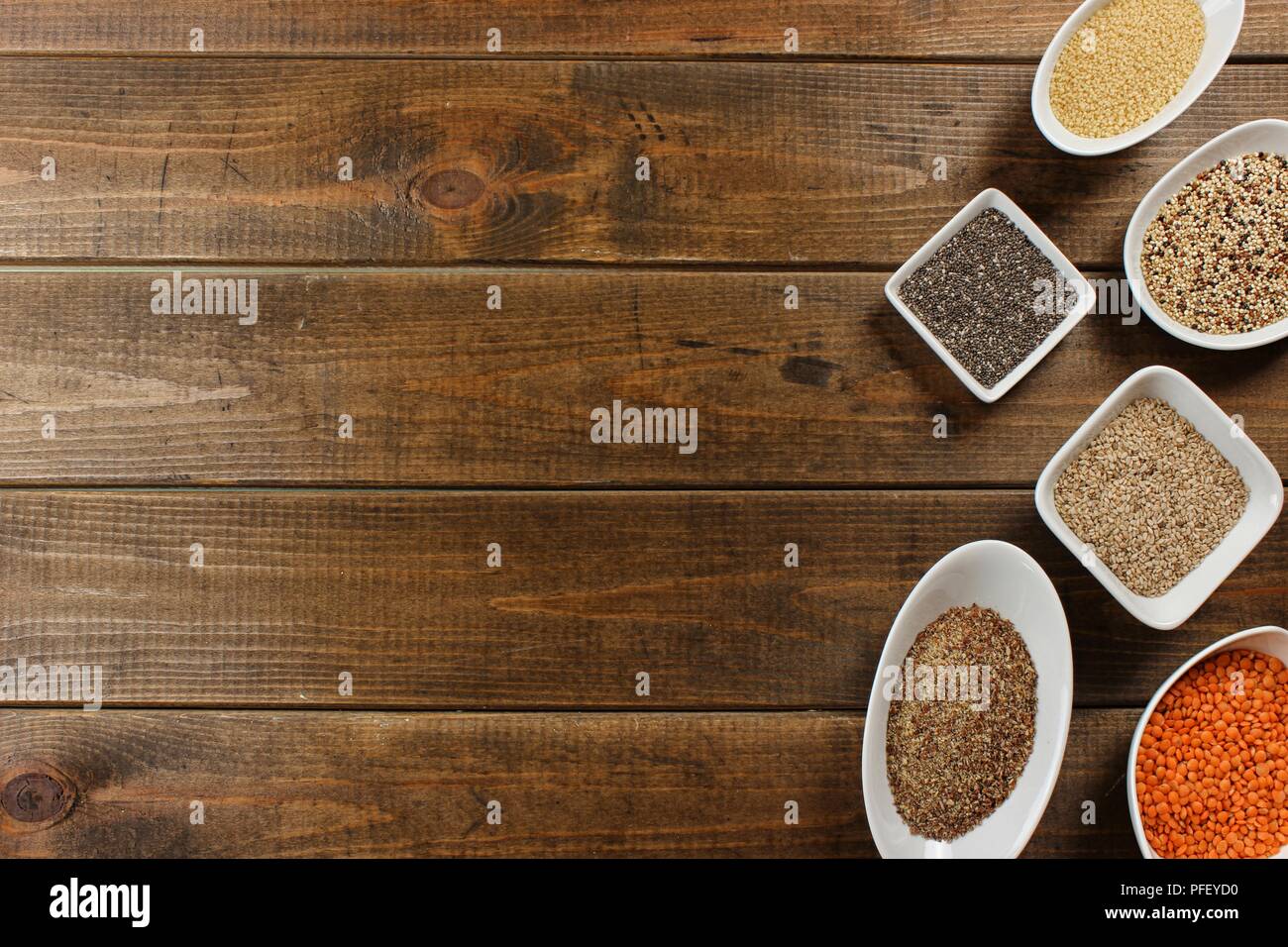 Super-cibo in ciotole di legno Foto Stock Super-cibo in ciotole di legno Foto Stock