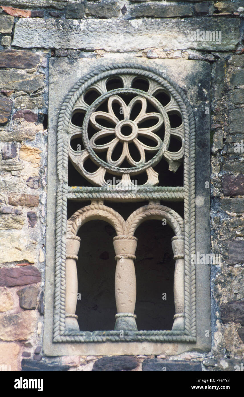 L'Europa, Spagna Spagna settentrionale, Oviedo, Iglesia de San Miguel de Lillo, finestra Foto Stock