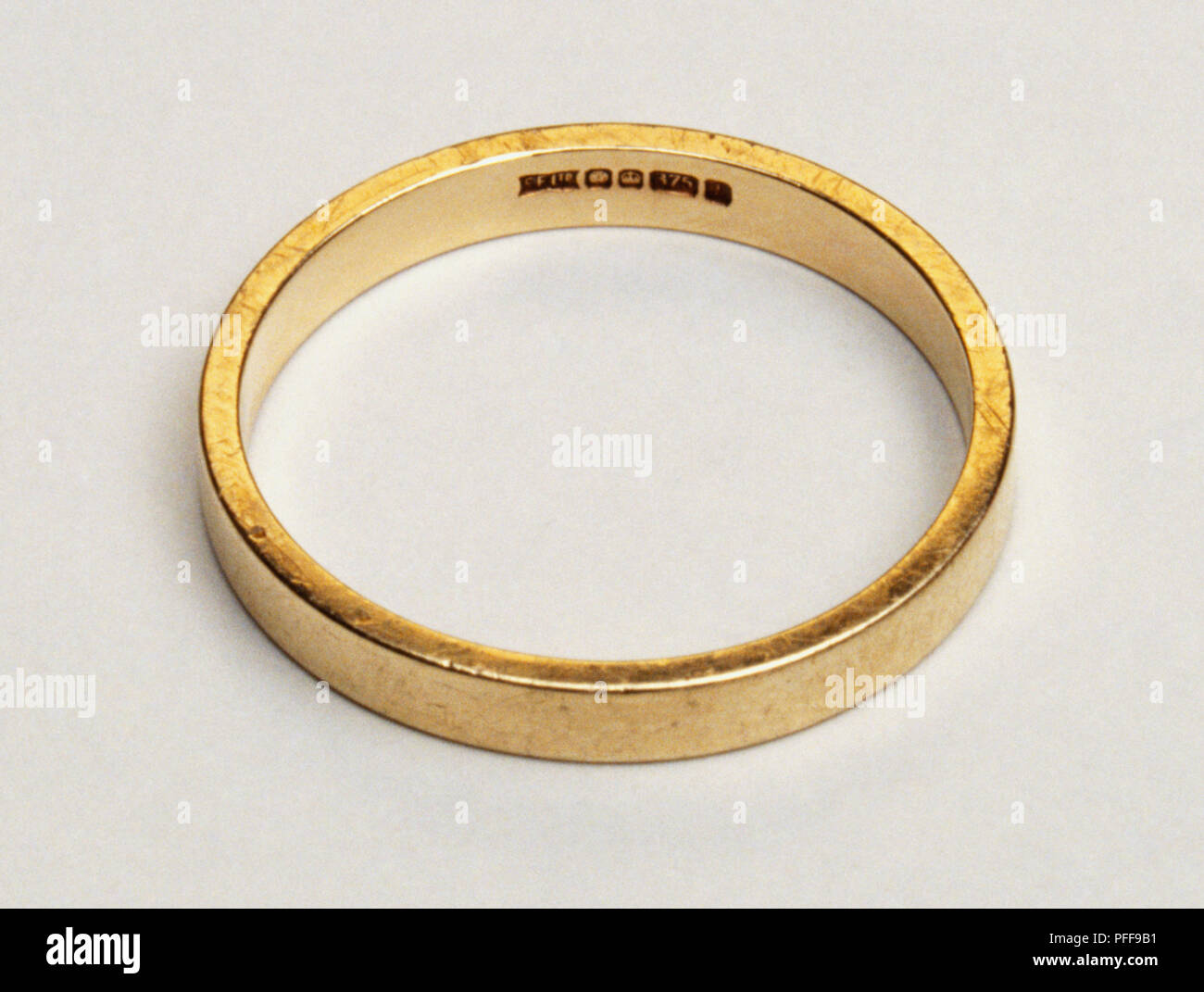 9 carati anello d'oro Foto Stock
