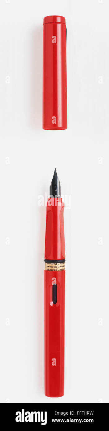 Penna stilografica con il coperchio rimosso Foto Stock