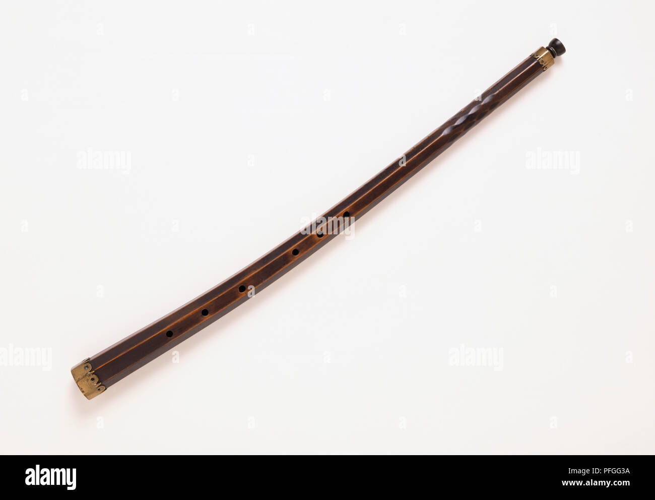 Cornet, tubo conico con fori per le dita e a forma di coppa boccaglio. Foto Stock