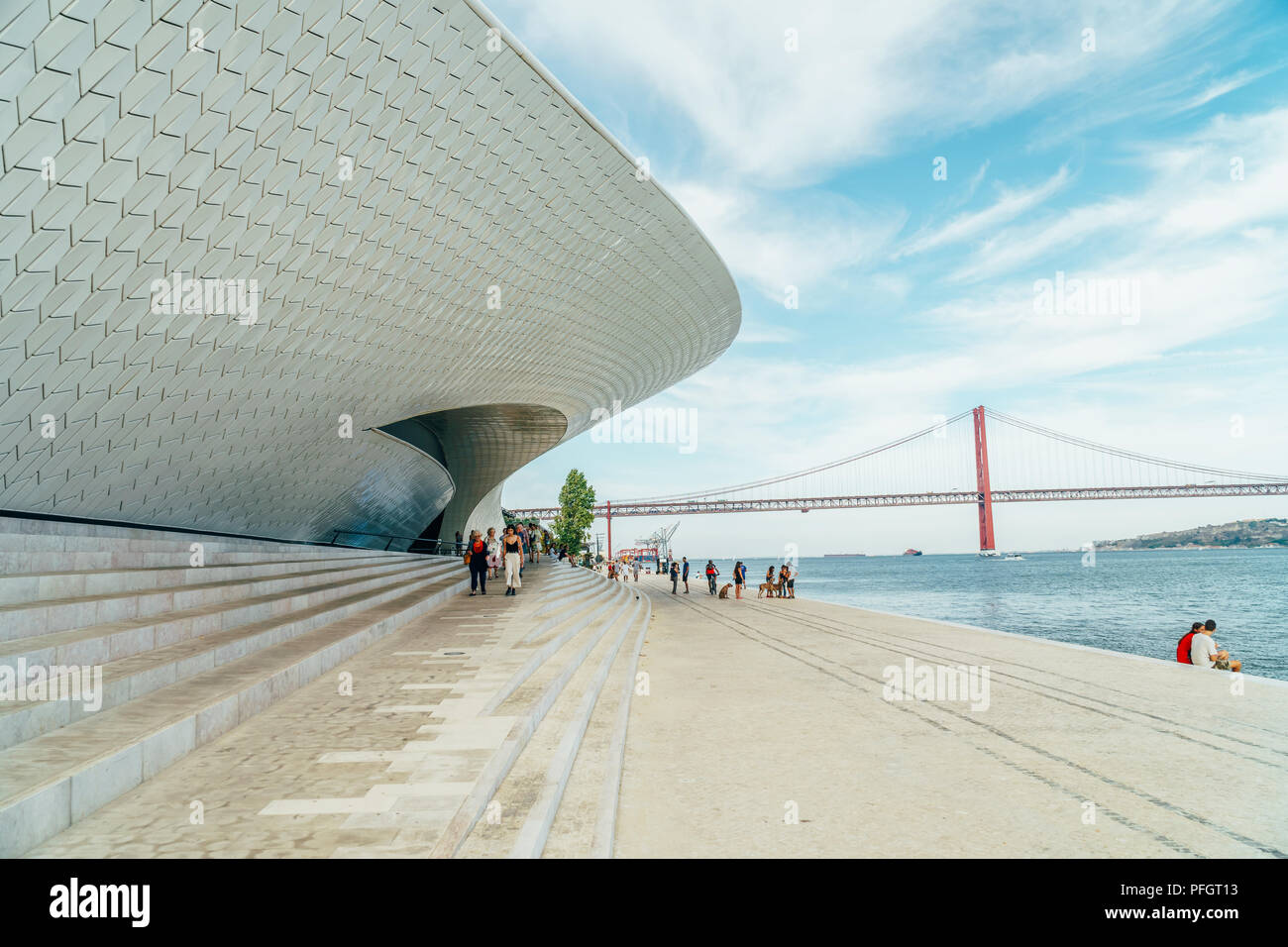 Lisbona, Portogallo - 23 agosto 2017: Il nuovo museo di arte, architettura e tecnologia (Museu de Arte, Arquitetura e Tecnologia) o Maat è una scienza Foto Stock