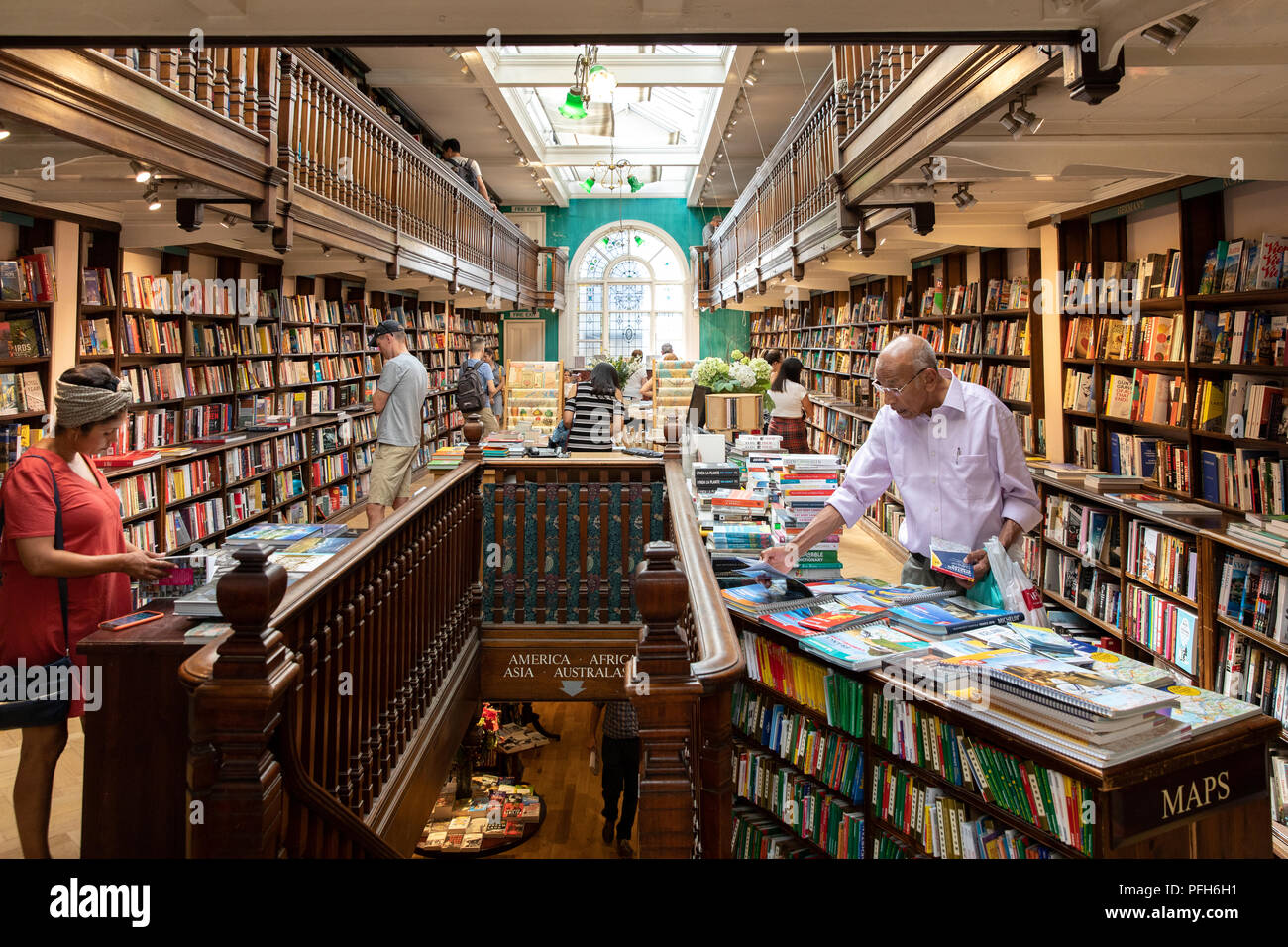 Daunt book store in Marylebone High Street, Londra Foto Stock