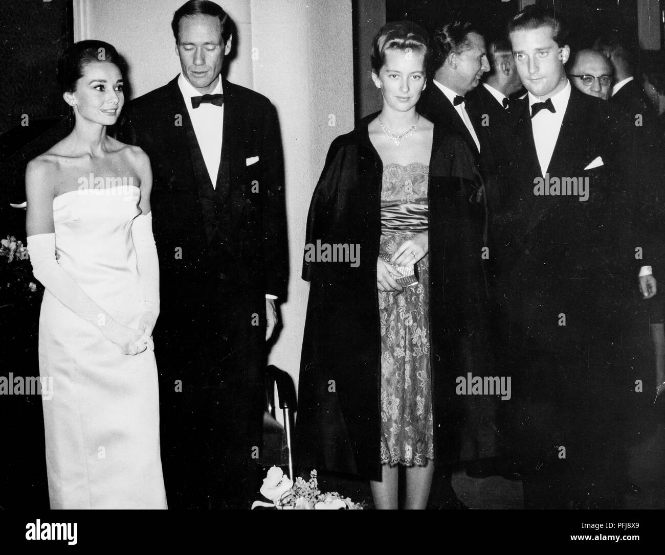 Audrey Hepburn, Mel Ferrer, il principe albert ii, Paola Ruffo di Calabria, metropole cinema, Bruxelles, 1959 Foto Stock