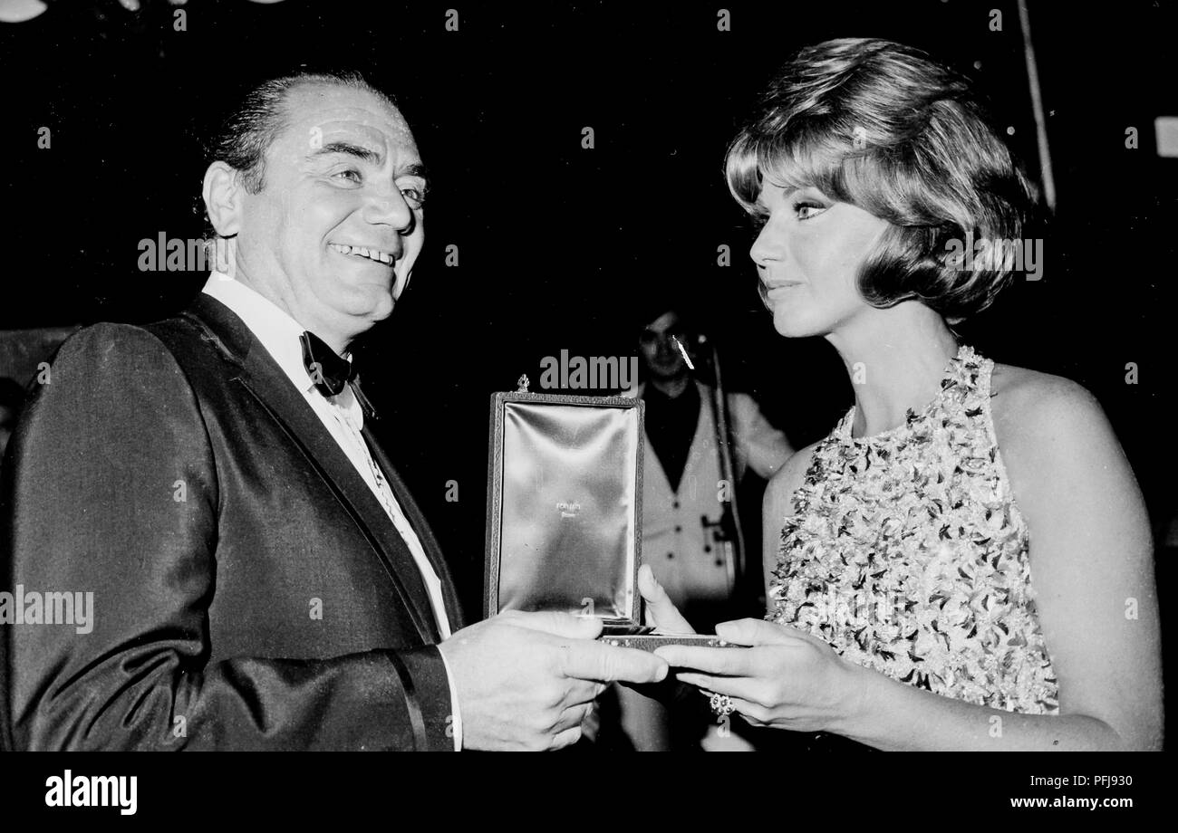 Robert Hossein, caroline eliaschef, 1968 Foto Stock