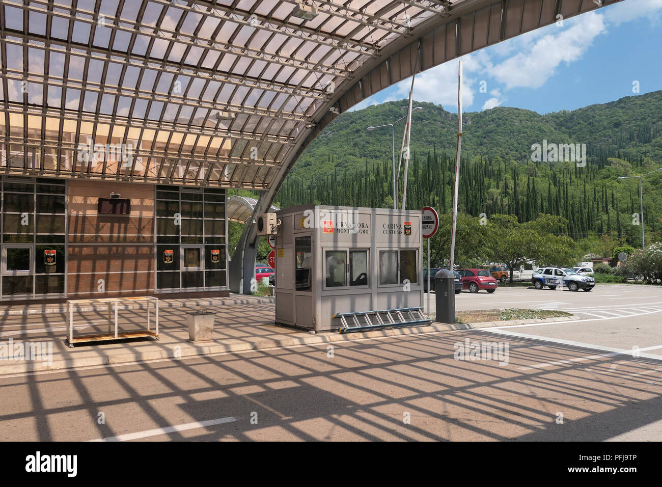 Debeli Brijeg road di frontiera tra la Croazia e il Montenegro Foto Stock