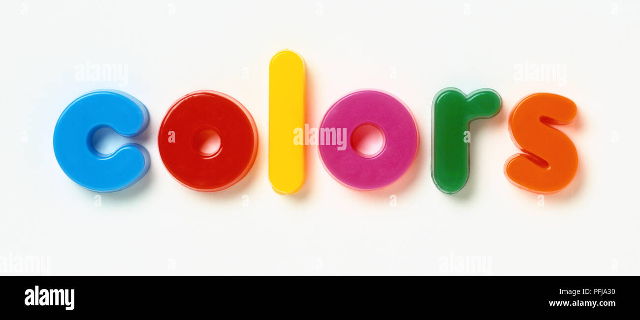 Plastica scritte colorate ortografia della parola 'colori' Foto Stock