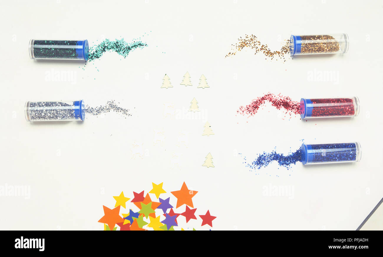 Cluster di multi-colore di stelle di carta Foto Stock