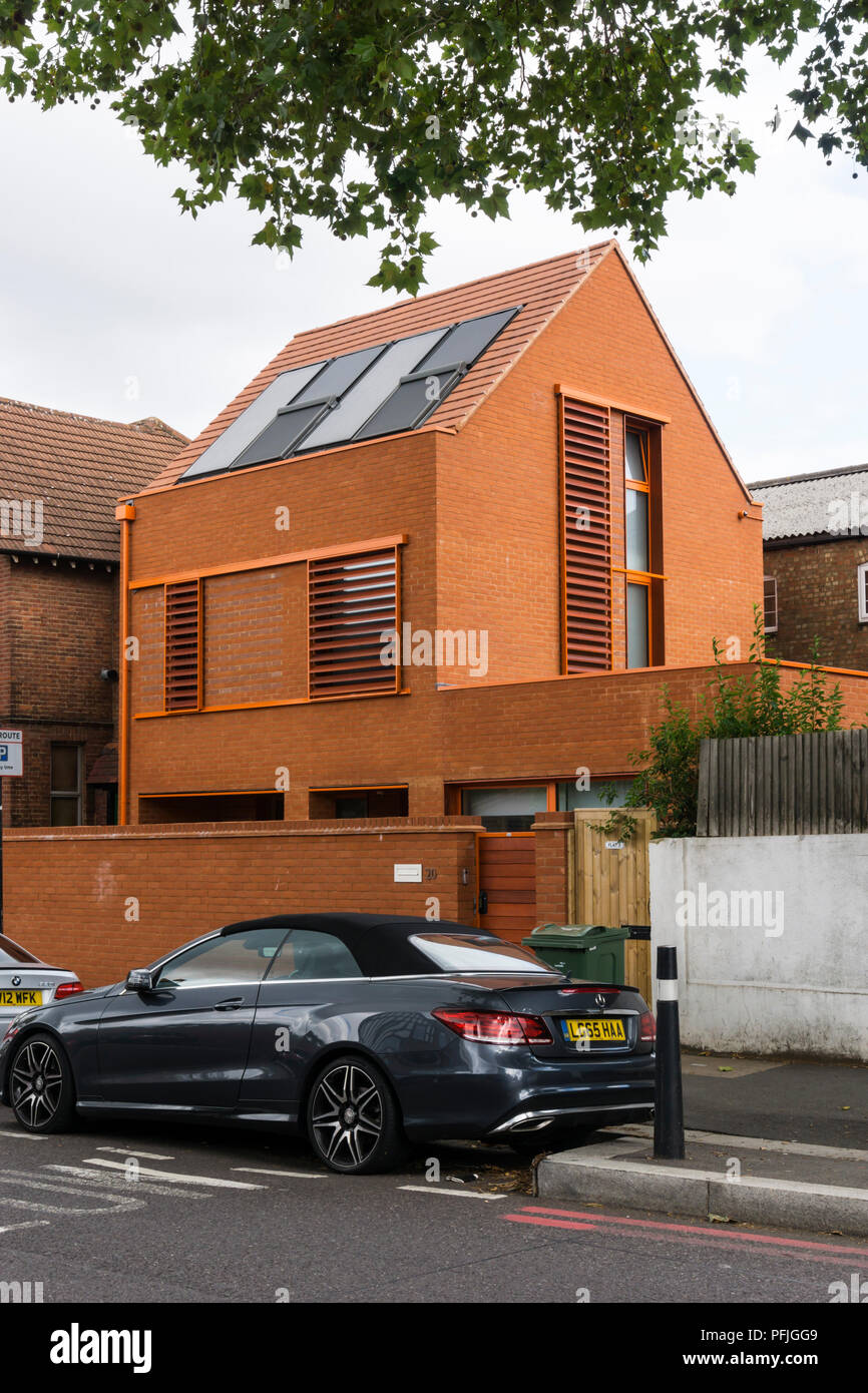 Questa casa di Passivhaus standard dal ritmo Jefford Moore architetti a 20 Ambleside Avenue, Streatham, è stato nominato per il 2018 Carbuncle Cup. Foto Stock