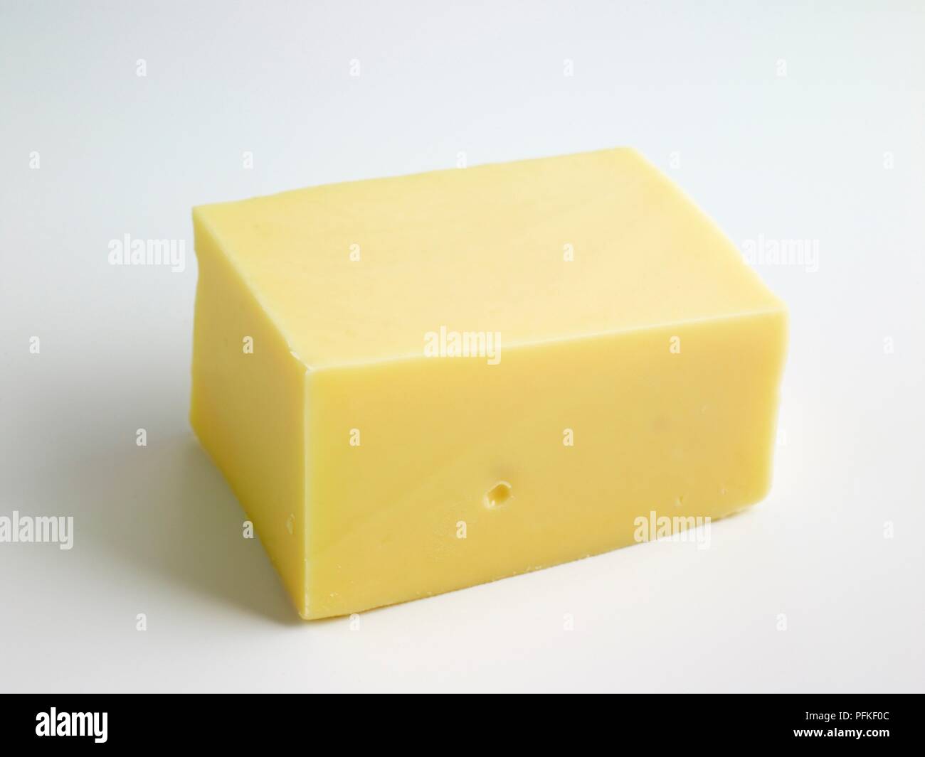 Rettangolo di danese Samso formaggio di latte vaccino Foto Stock