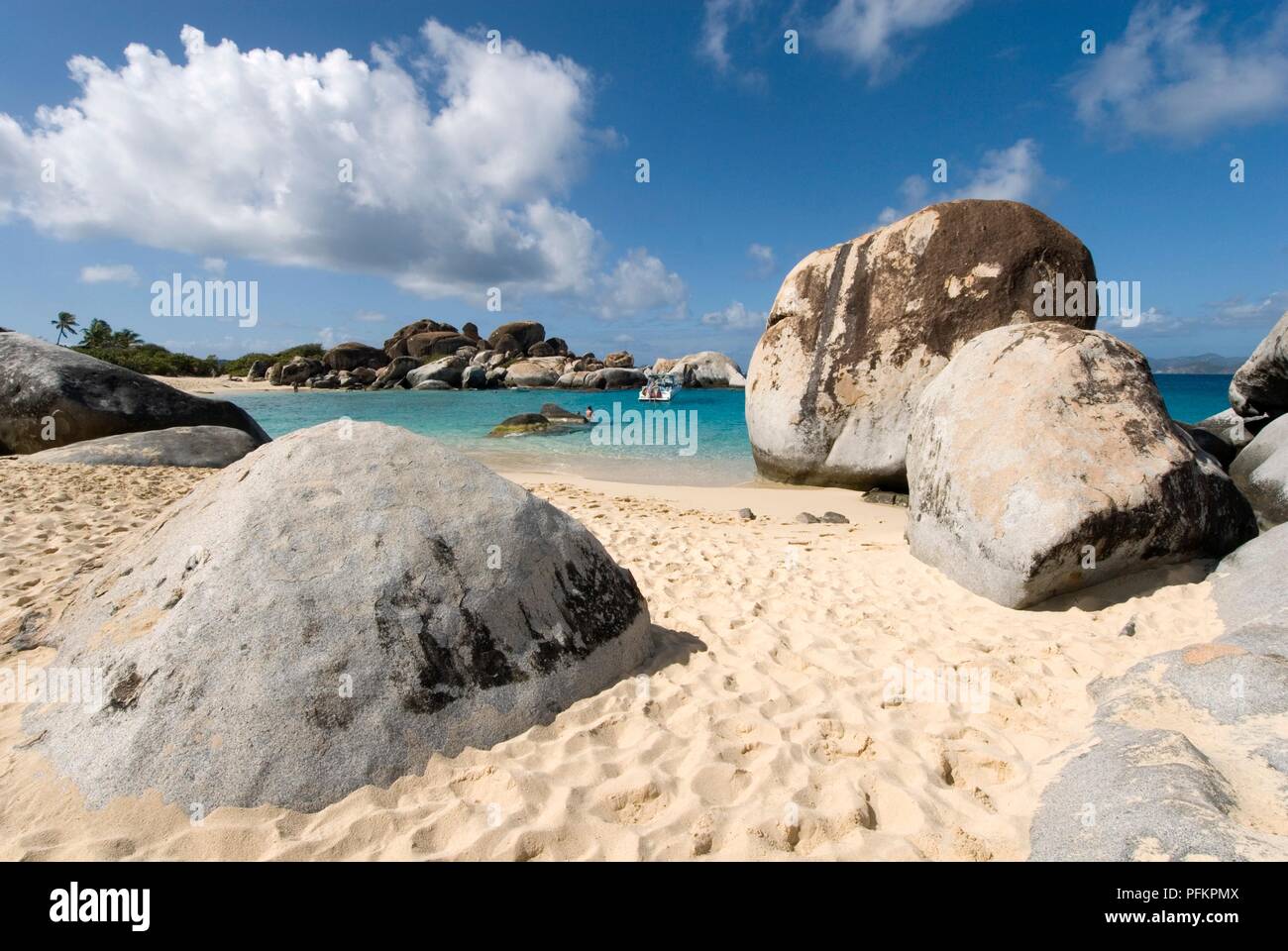 Isole Vergini Britanniche, Virgin Gorda, Devil's Bay, le terme, la spiaggia di sabbia disseminato di massi Foto Stock