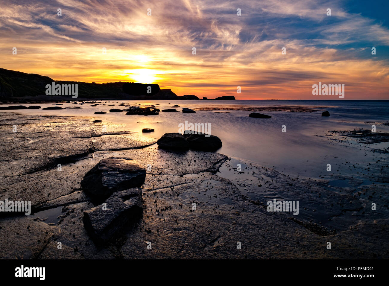 Saltwick Bay, Whitby, North Yorkshire Foto Stock